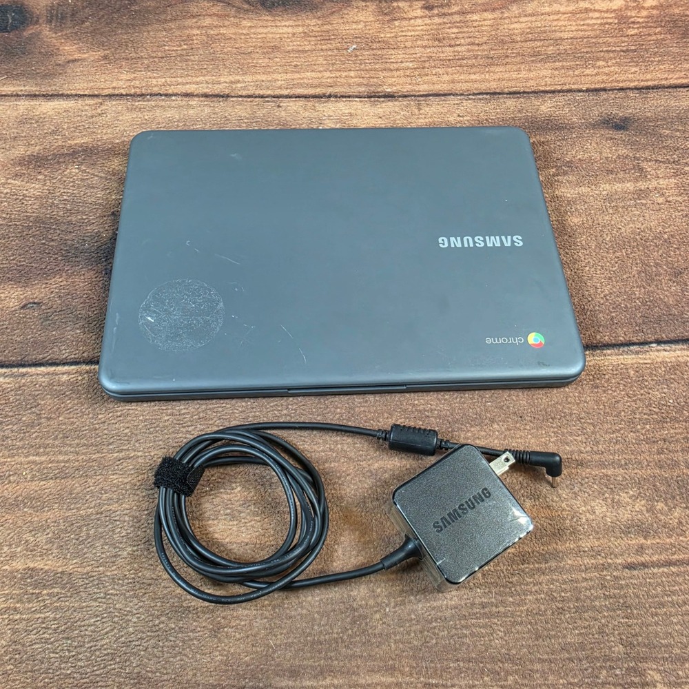 Samsung Chromebook 3 Laptop 11.6" Gray Good Intel XE501C13-K01US with Charger